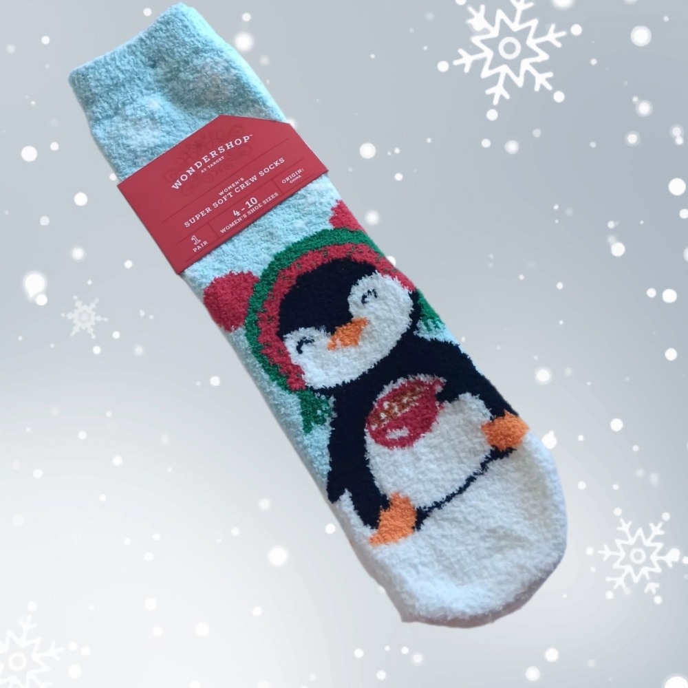 Penguin Holiday Fuzzy Socks